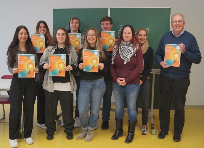 Urkundenverleihung für das Projekt „Icebreaker“