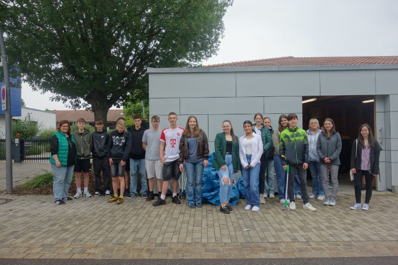 Gemeinsame Müllsammel-Aktion der Franziskus-Schule und des Georg-Wilhelm-Steller Gymnasiums