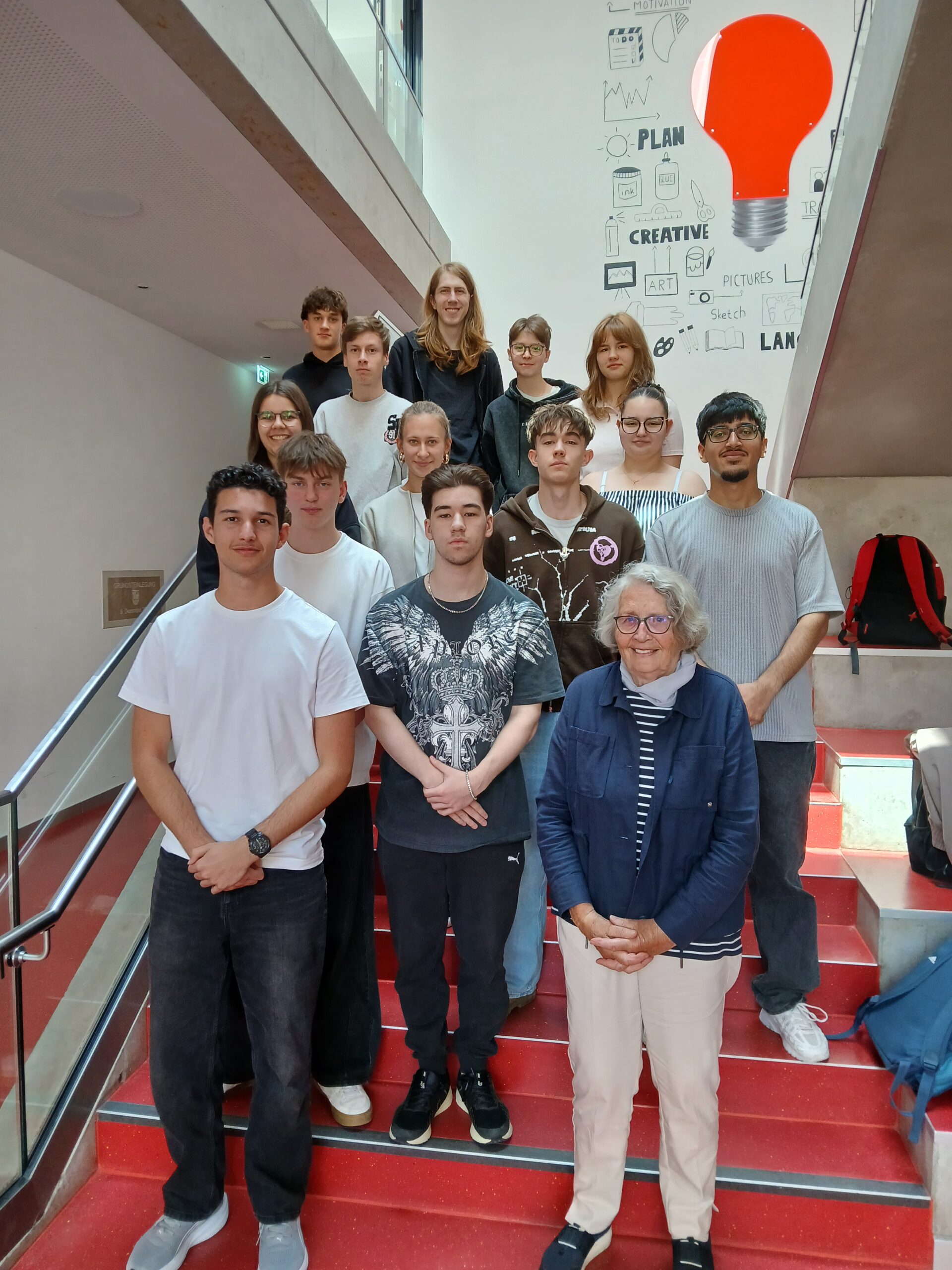 Zeitzeugin am 15. Juni zu Gast im P- Seminar „Schulgeschichte“ der 11. Jahrgangstufe