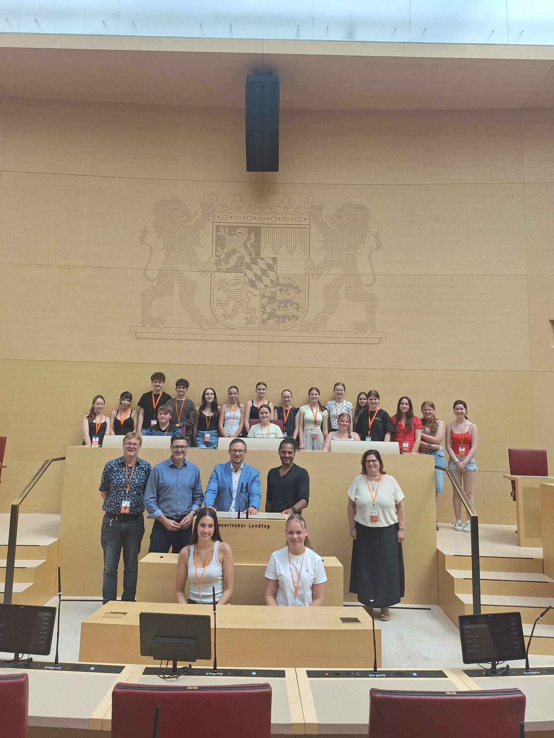Wichtige Lehrplaninhalte vor Ort vertiefen- Ein Besuch der Klasse 9b im Bayerischen Landtag am 23.6.2026
